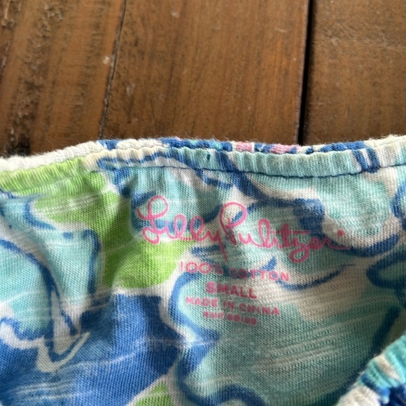 Lilly Pulitzer wynne asymmetrical top - Picture 5 of 8